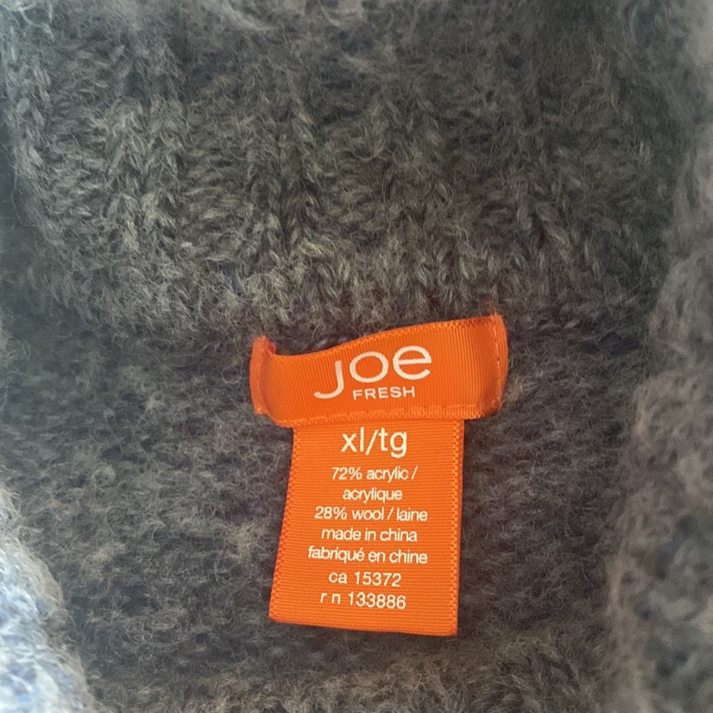sweater - Picture 2 of 2